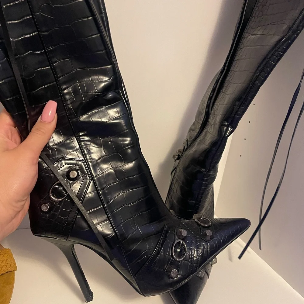 Beautiful & Bold Statement Boots!
